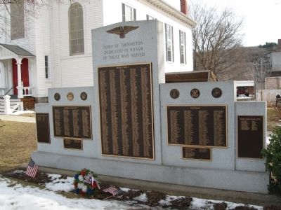 Thomaston Veterans Monument image. Click for full size.