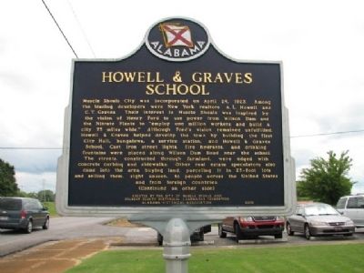 Howell & Graves School Marker image. Click for full size.
