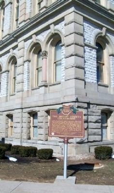 The Shelby County Courthouse and Marker image. Click for full size.