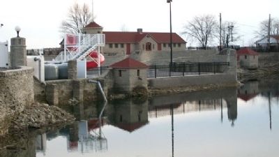 Columbus Grove Municipal Pool and Lake image. Click for full size.