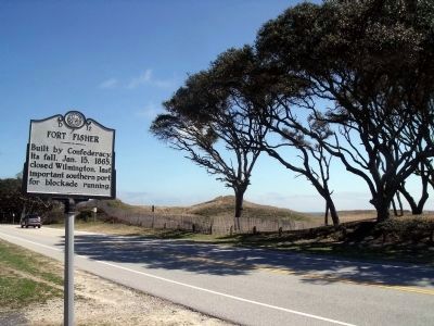 Fort Fisher Marker (facing northeast) image. Click for full size.