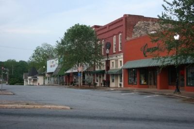 Calhoun Street Downtown Alexander City, Alabama. image. Click for full size.