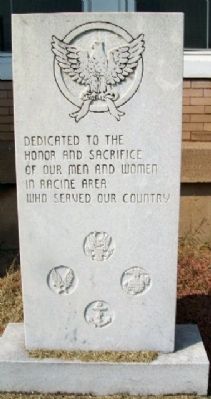 Racine Veterans Memorial image. Click for full size.