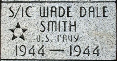 Racine Veterans Memorial - Wade Dale Smith image. Click for full size.