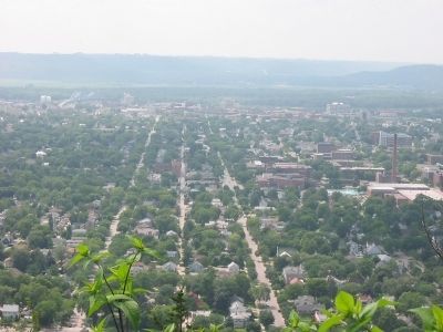 View from Grandad Bluff image. Click for full size.