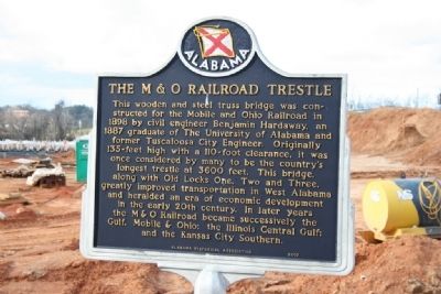 The M & O Railroad Trestle Marker image. Click for full size.