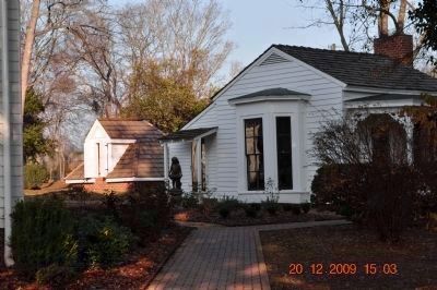 Helen Keller's birth Cottage & Living quarters for Helen's and teacher Anne Sullivan. Click for full size. Helen Keller's birth Cottage & Living quarters for Helen's and teacher Anne Sullivan image. Click for full size.
