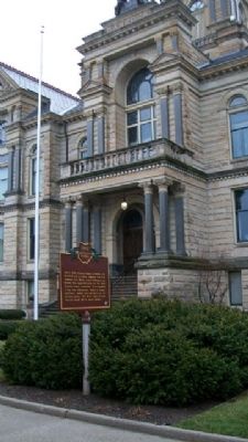 Hancock County Courthouse and Marker image. Click for full size.