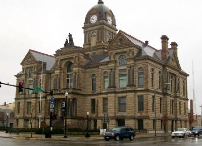 Hancock County Courthouse and Marker image. Click for full size.