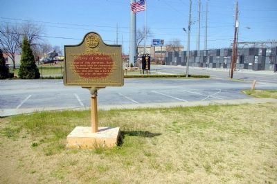 Site of Captain Overton W. Barrets battery of Missouri. Marker image. Click for full size.