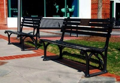 Townes Plaza Benches image. Click for full size.