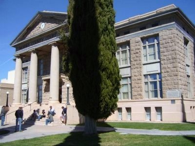 Mohave County Courthouse image. Click for full size.
