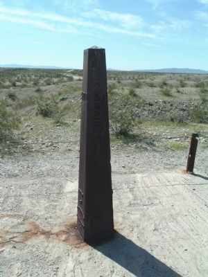 Von Schmidt State Boundary Monument image. Click for full size.