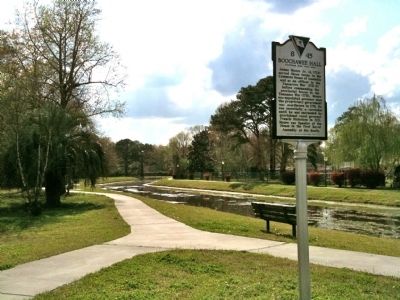 Lake Greenview Park. Click for full size. Lake Greenview Park image. Click for full size.