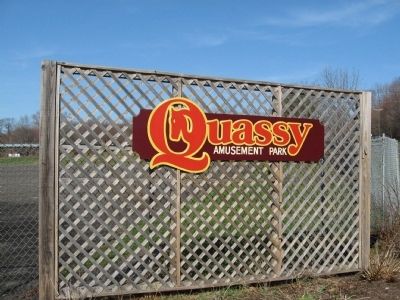 Quassy Amusement Park Entrance image. Click for full size.