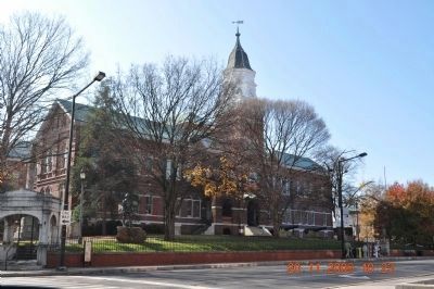 Old Knox County Courthouse image. Click for full size.