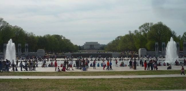 Lincoln Memorial - viewed from the National WWII Memorial, Easter Sunday, 2010 image. Click for full size.