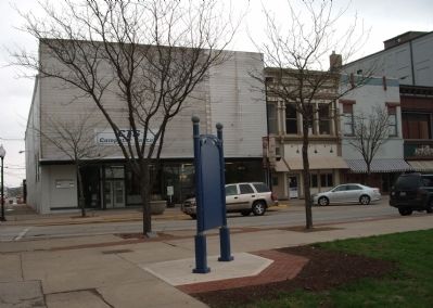 Looking East - - Lincoln's Danville Friends Marker image. Click for full size.