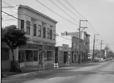 Davis-Byrne Building Streetscape (circa 1991), courtesy of the Historic American Building Survey image. Click for full size.