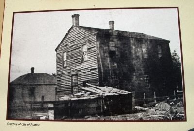 Middle Section Photo - - Livingston County's First Courthouse image. Click for full size.