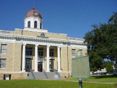 Gadsden County Marker and Gadsden County Courthouse image. Click for full size.