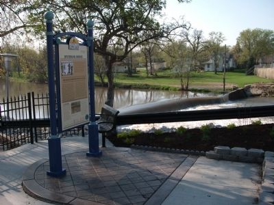 Looking South - - Riverbank Debate Marker image. Click for full size.