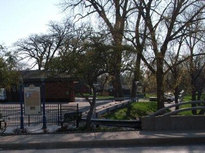 Wide View - - Riverbank Debate Marker image. Click for full size.