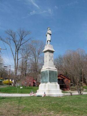 New Hartford Soldiers Memorial image. Click for full size.