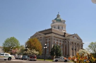 Pulaski Courthouse image. Click for full size.