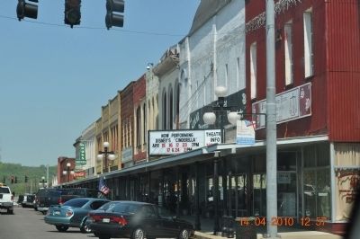 Pulaski Courthouse Square Historic District Marker/stores image. Click for full size.