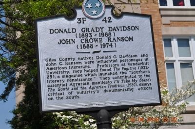 Donald Grady Davidson (1893~1966) John Crowe Ransom (1888~1974) Marker image. Click for full size.
