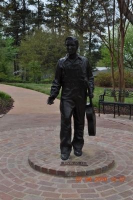 Elvis Presley age 13 Statue image. Click for full size.