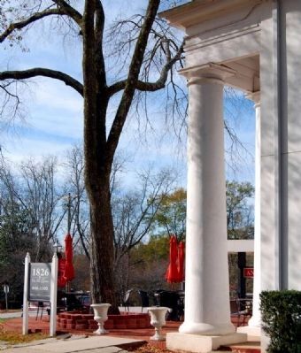 Farmers Hall Portico image. Click for full size.
