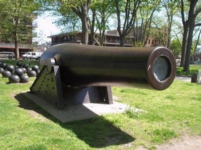 Fort Hamilton's 20-inch Rodman Gun image. Click for full size.