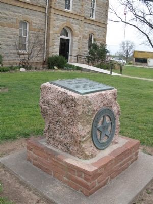 Marker in front of the court house image. Click for full size.