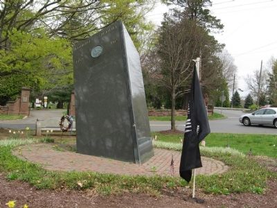 Wallingford Vietnam Veterans Monument image. Click for full size.