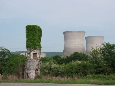 Old Martin Inn/Bellefonte nuclear power station image. Click for full size.