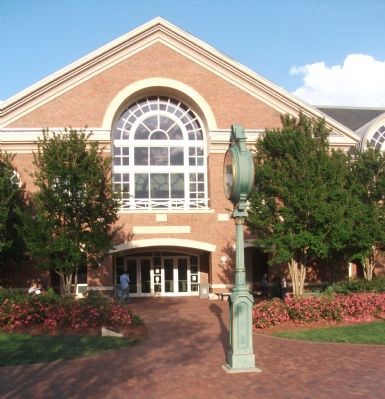 The Belk Library at Elon University image. Click for full size.