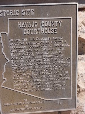 Navajo County Courthouse Marker, Holbrook, Arizona image. Click for full size.