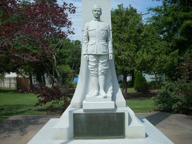 Herman Davis Statue image. Click for full size.