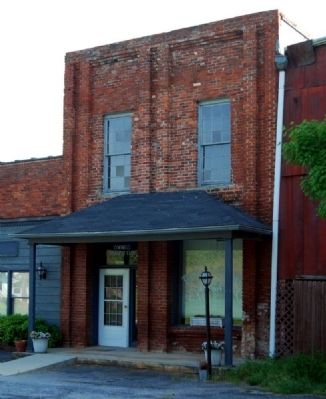 Owings Community Club (L) and the Bank of Owings (R) image. Click for full size.