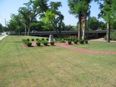CSS Neuse Confederate Ironclad Gunboat Monument. Click for full size. CSS Neuse Confederate Ironclad Gunboat Monument image. Click for full size.