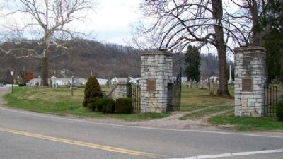 In Memoriam Marker at Pine Street Cemetery Entrance image. Click for full size.