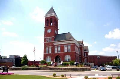 Old Floyd County Courthouse image. Click for full size.