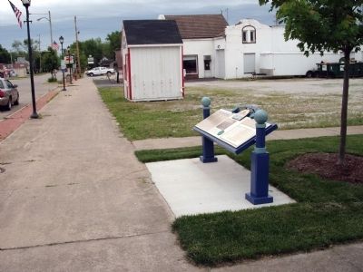 Looking South - - Lincoln's Cavalry Guard Marker. Click for full size. Looking South - - Lincoln's Cavalry Guard Marker image. Click for full size.