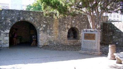 Gonzales Men at the Alamo Monument image. Click for full size.
