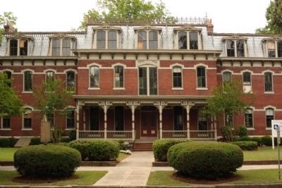 Georgia�s First School of Medicine and Marker (Left) image. Click for full size.
