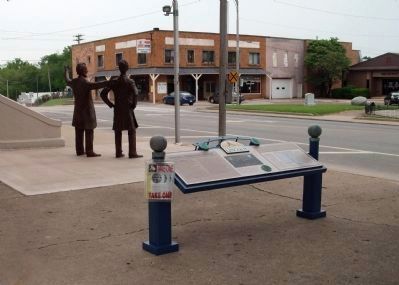 Lincoln - Thornton Debate Marker - Looking East image. Click for full size.