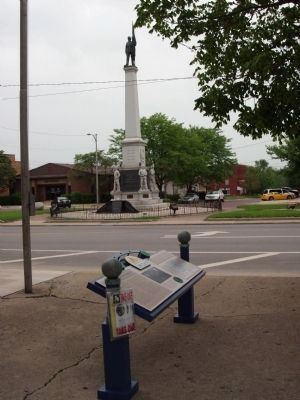 Lincoln - Thornton Debate Marker - Looking South image. Click for full size.