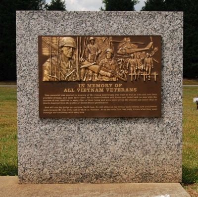 Graceland East Memorial Park Veterans Monument -<br>Vietnam War Memorial image. Click for full size.